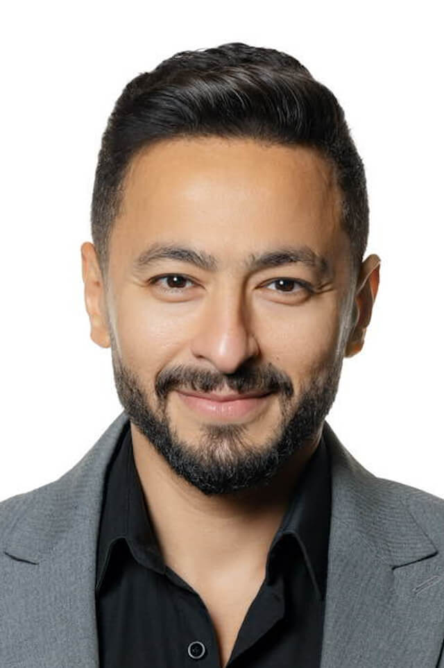 كلمات أغنية مش اى حد